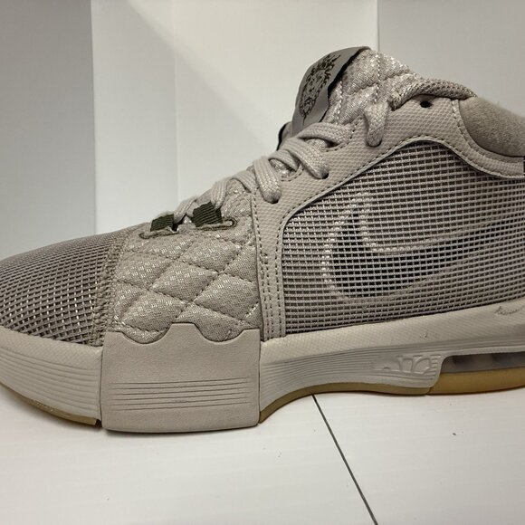 LeBron Witness 8 Basketball Shoes Bone White main image 8